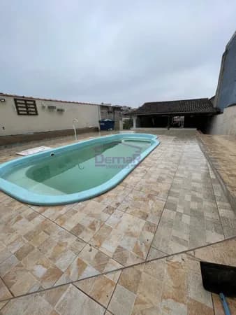 Sobrado c/ Piscina à Venda!