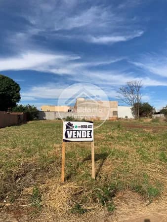 Lote/Terreno em Campo Mourão - Vila Guarujá