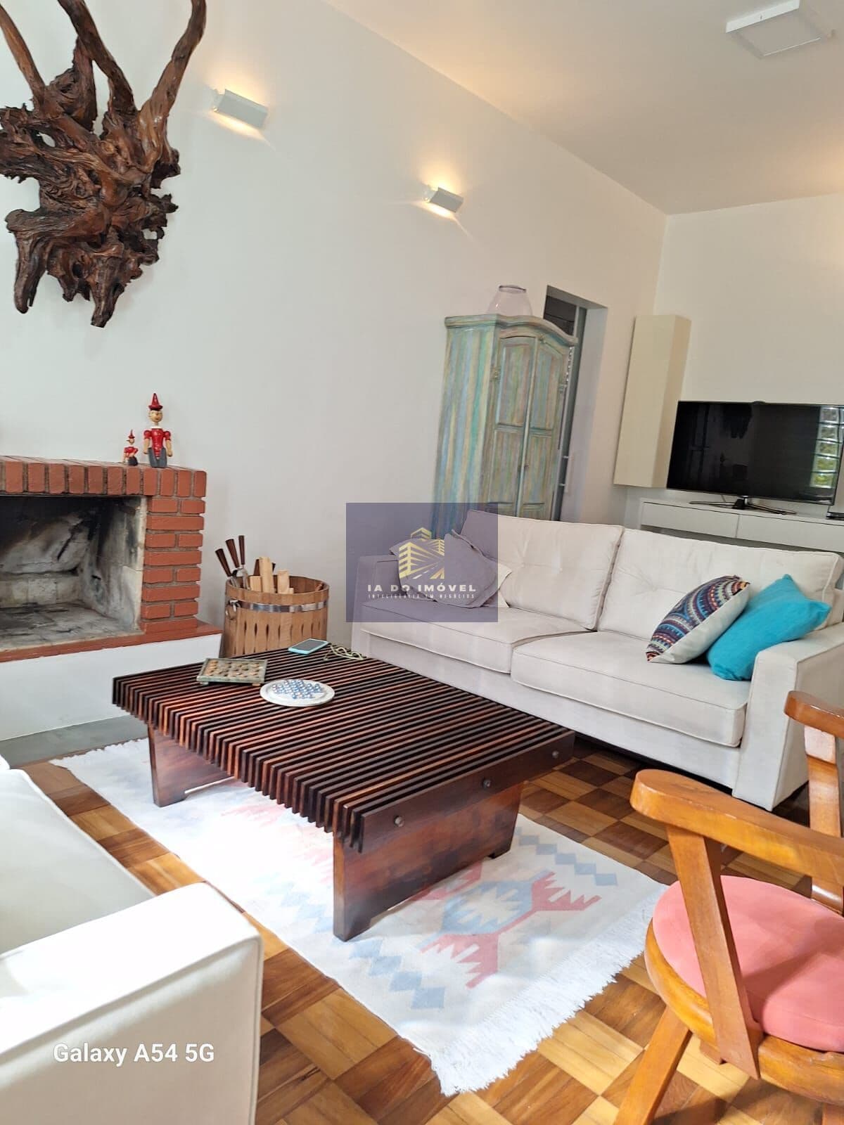 Casa no Planalto Paulista com 3 suítes ,closets, em excelente local!