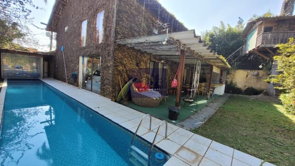 Casa no Interlagos com piscina e area gourmet !!!!