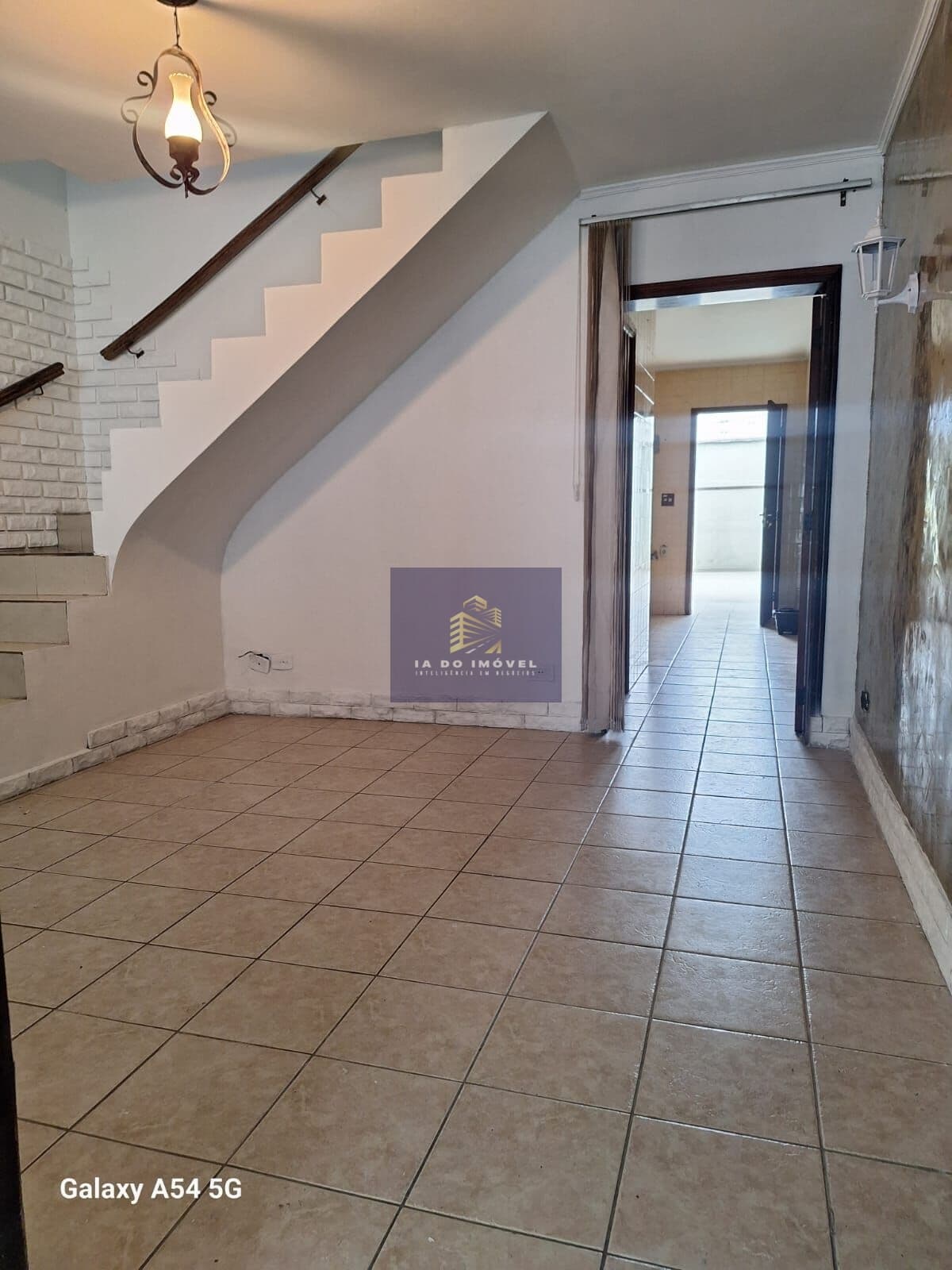 Casa com 3 imóveis no mesmo terreno, separadamente ! comercial / residencial para vender na Vila Mascote