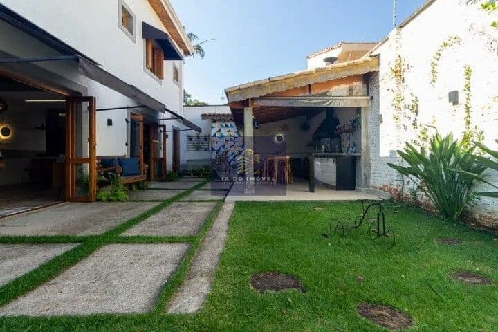 Maravilhosa Casa de Alto Padrão, em Excelente Localização, no Planalto Paulista.