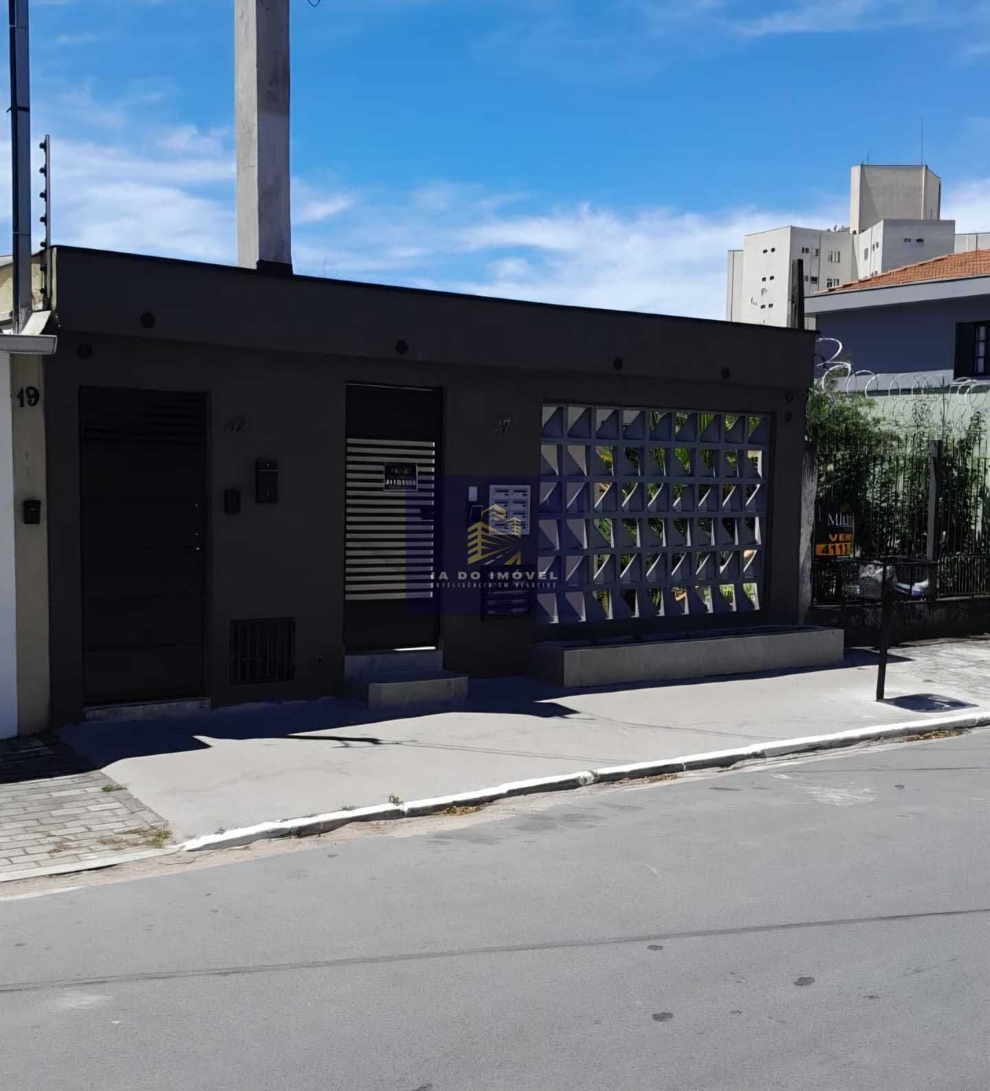 Prédio Residencial com 5 studios e uma casa térrea