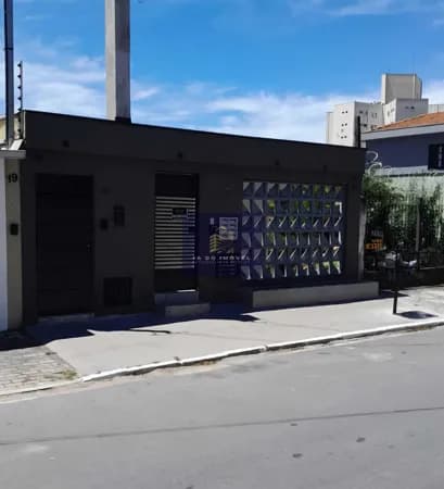 Prédio Residencial com 5 studios e uma casa térrea