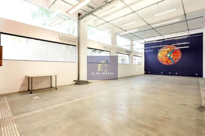 Prédio Comercial, em Excelente Localização.