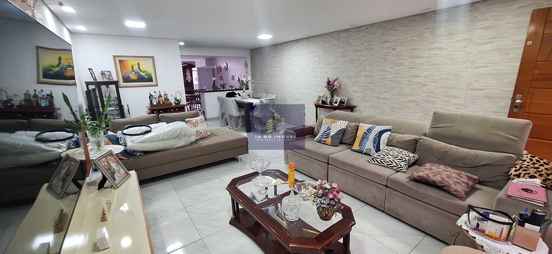 Casa toda moderna para alugar na região da Vila Mascote!!!