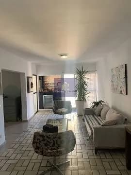 Apartamento 3 dormitórios, 1 suíte e 2 vagas em Moema