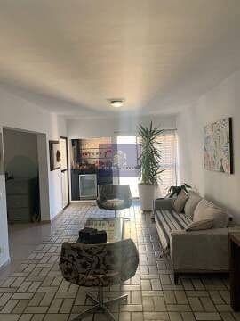 Apartamento 3 dormitórios, 1 suíte e 2 vagas em Moema