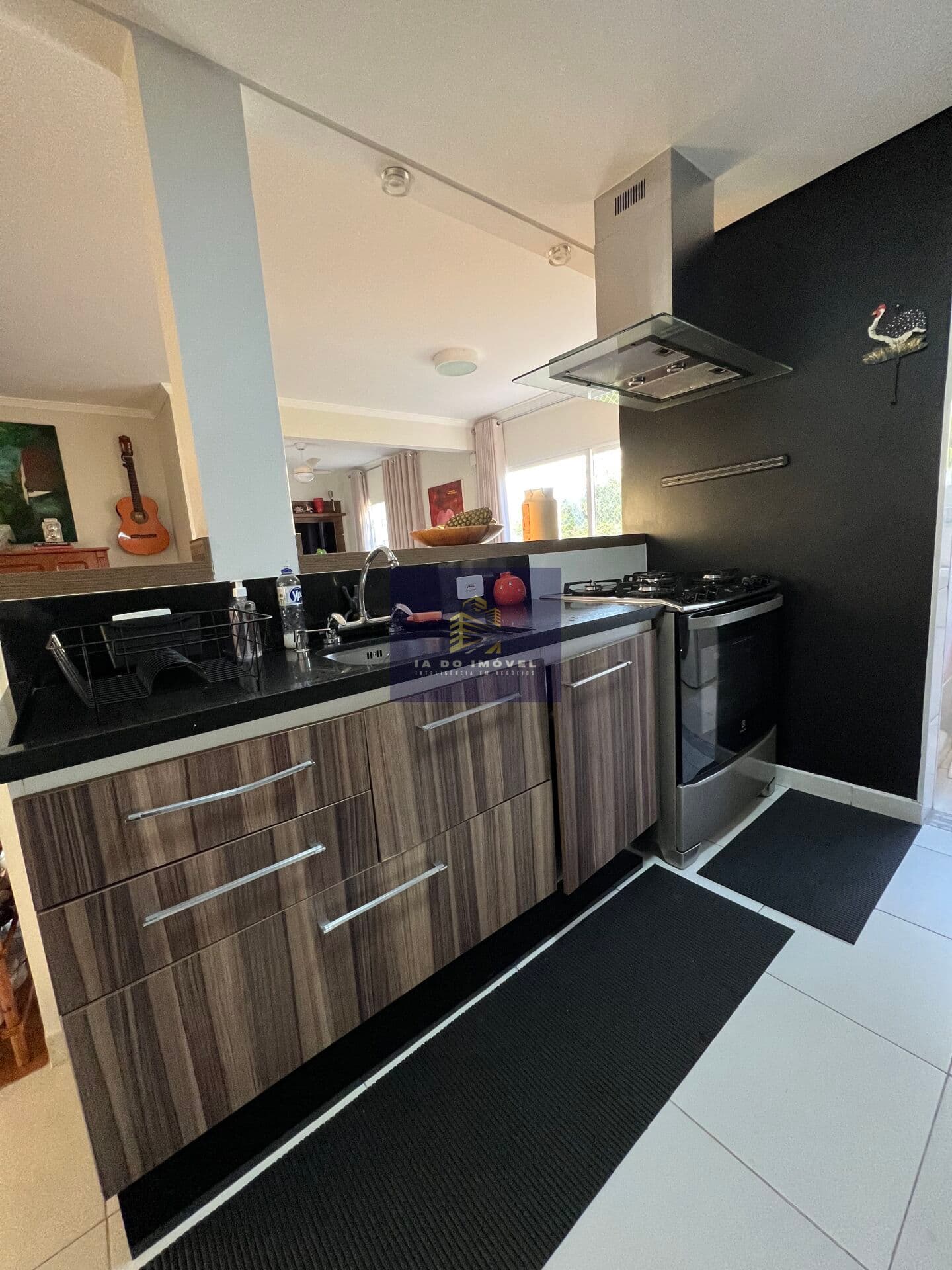 Apartamento Reformado com 2 dormitórios, vaga e cozinha americana