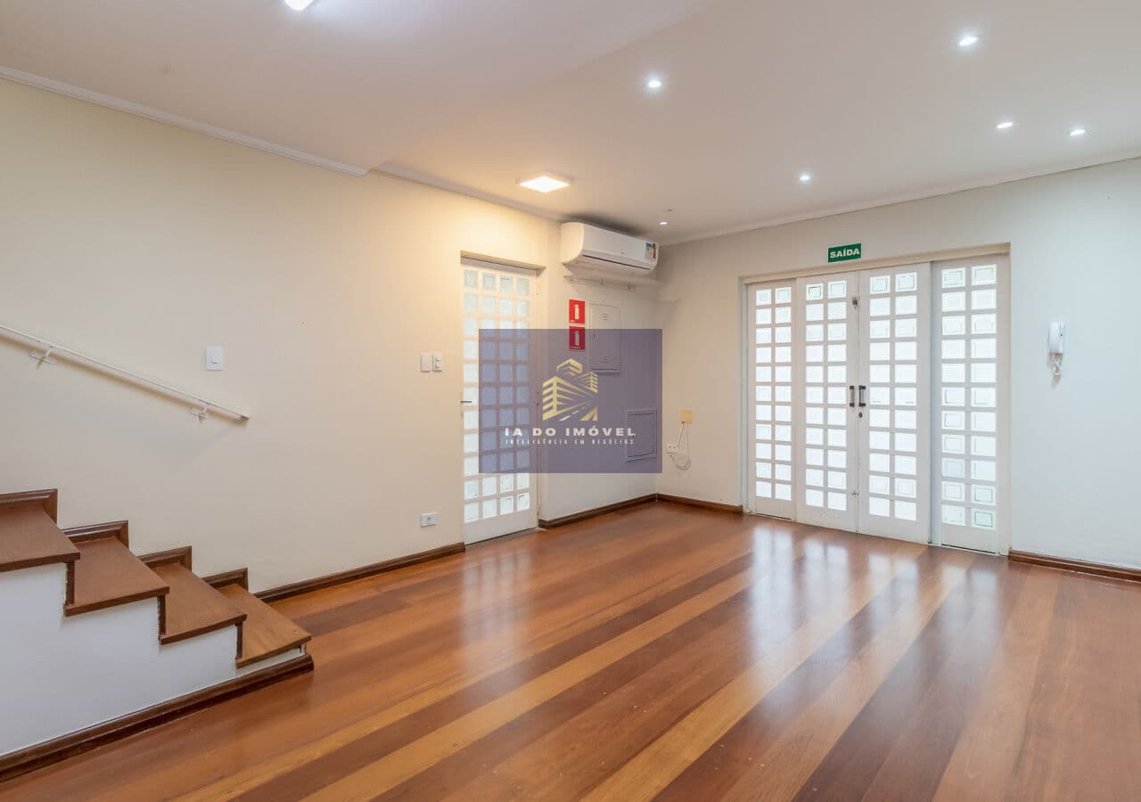 Casa Comercial, Reformada, Locação, Moema.