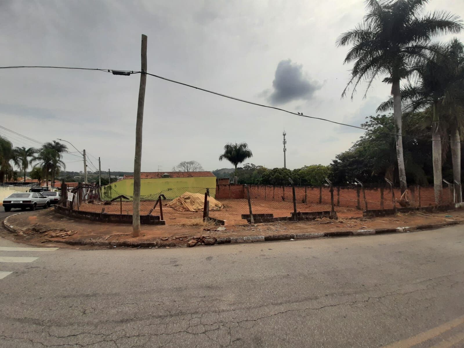 Terreno Comercial nos Prados