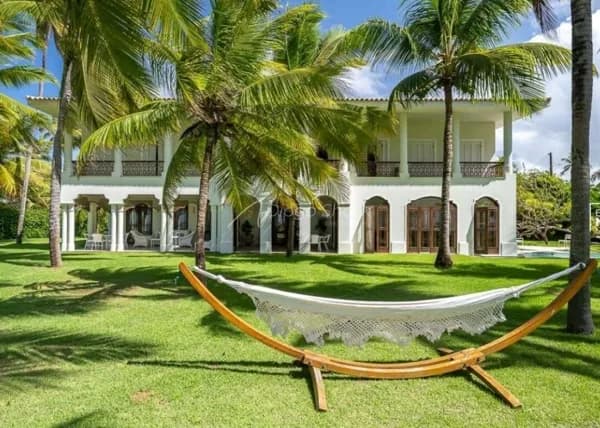 Mansão 10 quartos, frente mar, em Praia do Forte-BA