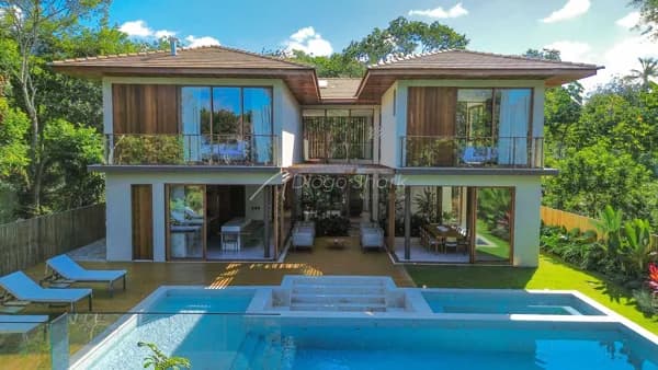 Casa de Luxo à Venda em Praia do Forte | 6 Suítes | Condomínio Praia do Castelo