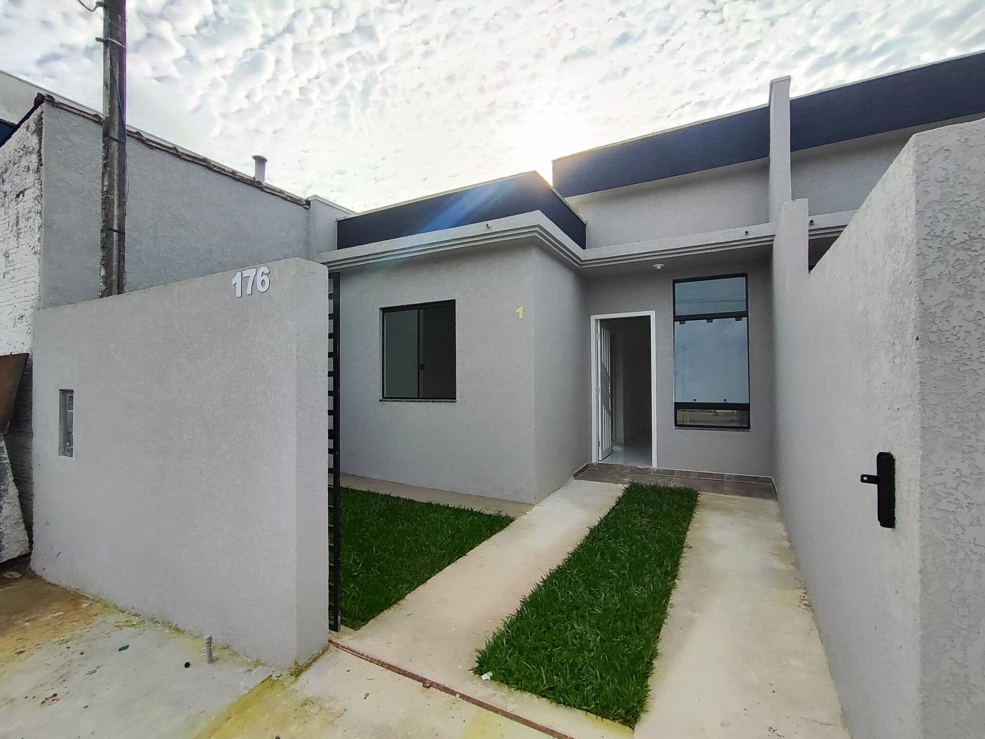 Casa em Paranaguá - Parque São João