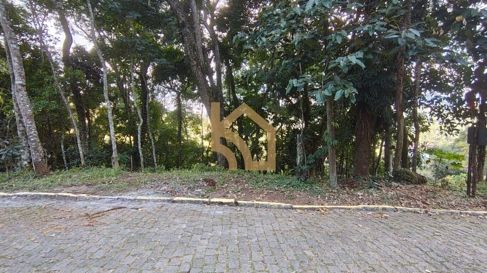VENDA DE TERRENO DE 570M2 EM DUAS PEDRAS - NOVA FRIBURGO RJ
