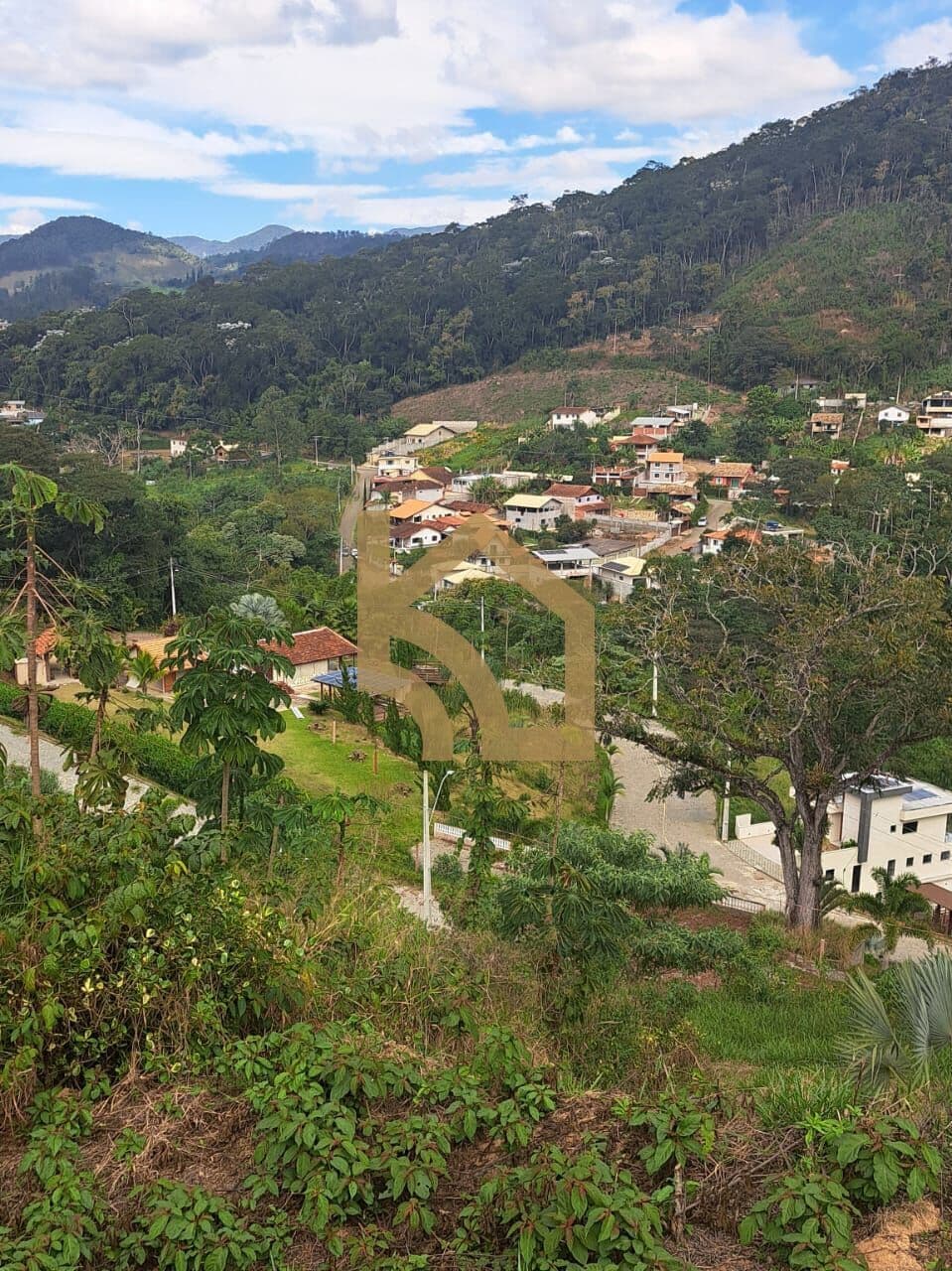 VENDA LOTE COM 380M2 NO COLINA DO CEDRO