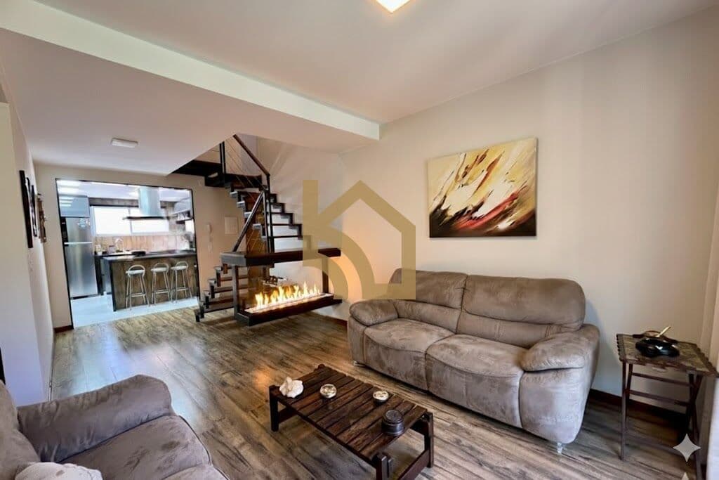 COBERTURA DUPLEX À VENDA EM VARGINHA