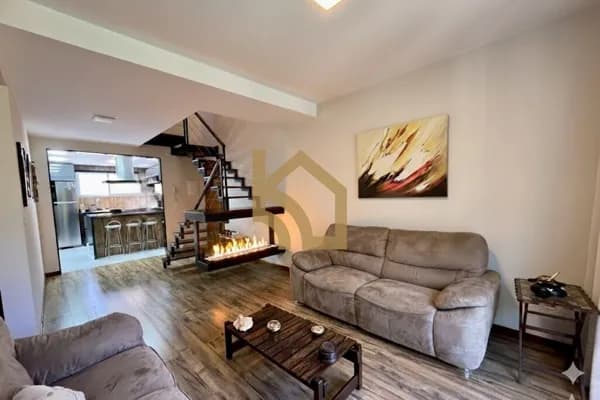 COBERTURA DUPLEX À VENDA EM VARGINHA