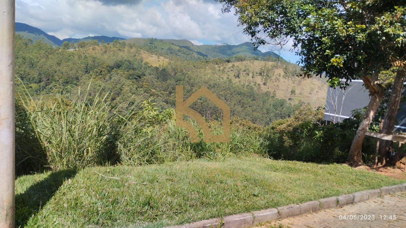 VENDA DE TERRENO EM CONDOMÍNIO NAS BRAUNES - 370M2 - ACEITA FINANCIAMENTO