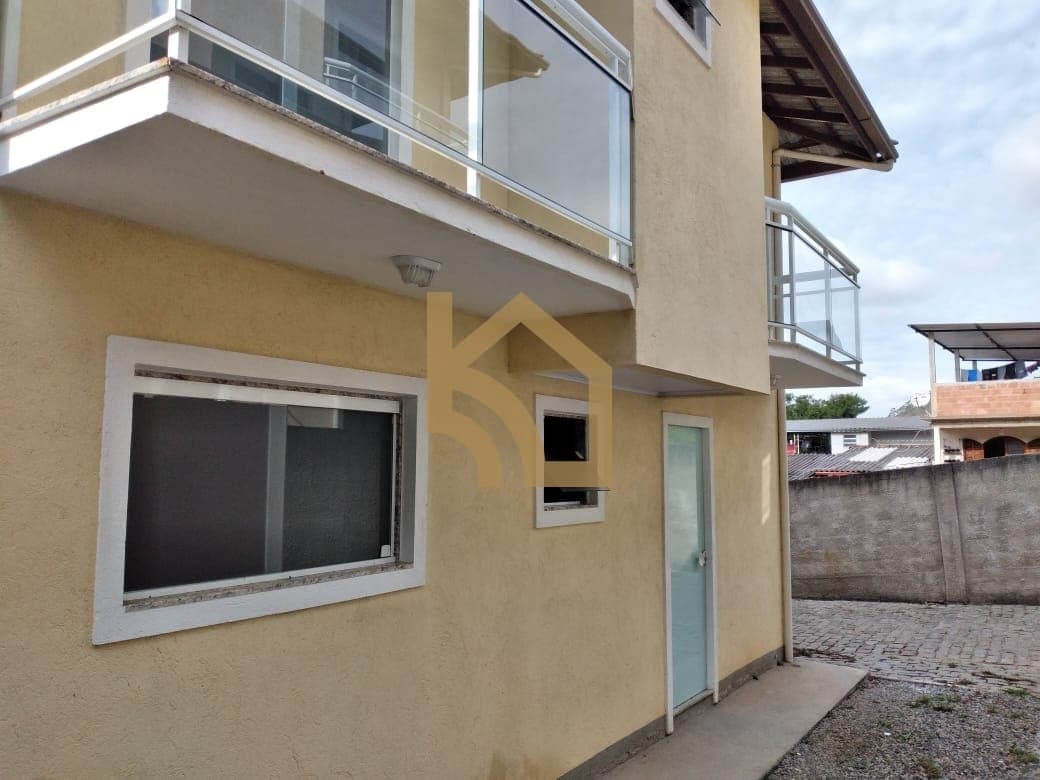 CASA DUPLEX EM CAMPO DO COELHO