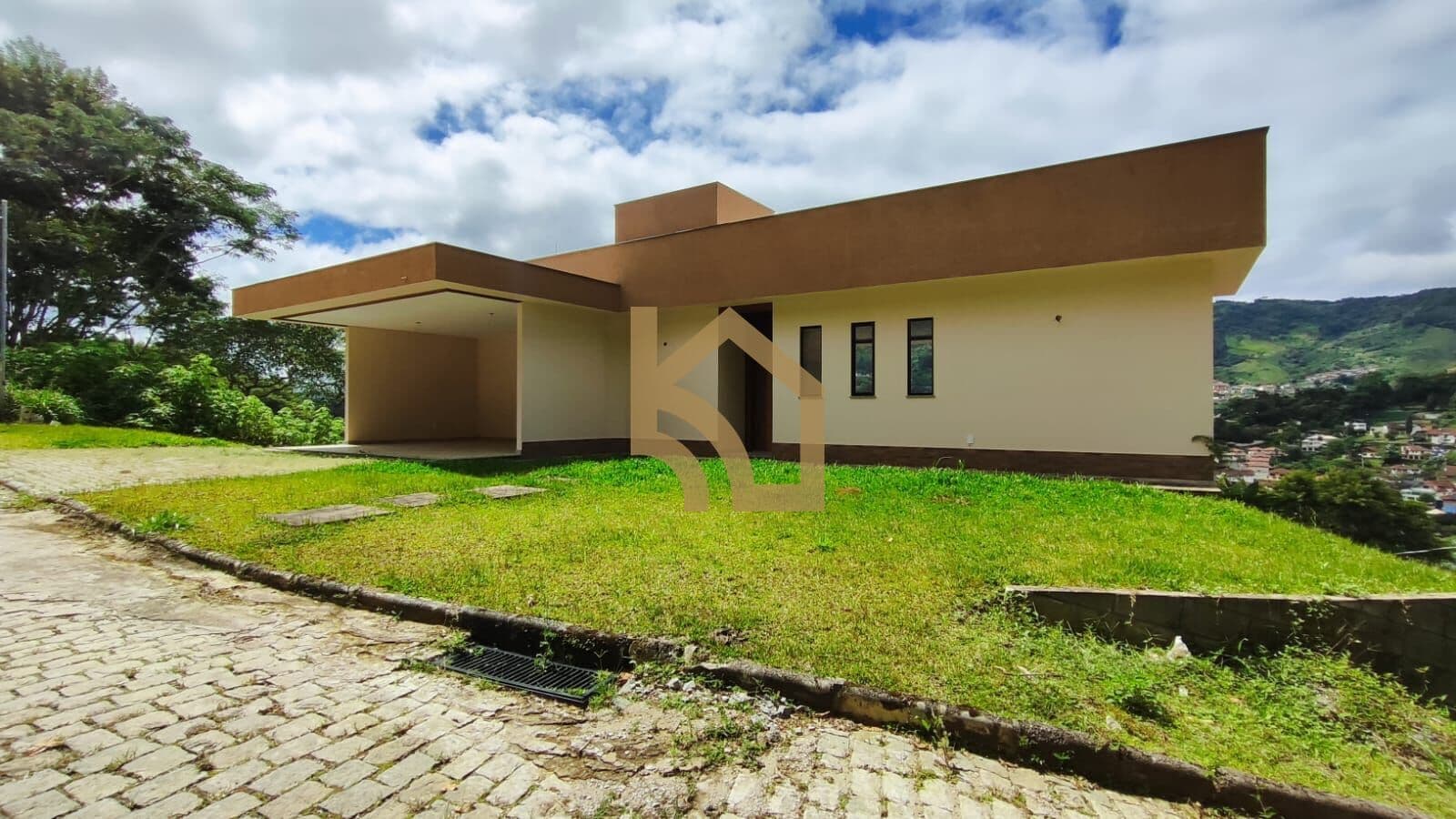 VENDA CASA ALTO PADRÃO EM CONDOMÍNIO NO CÔNNEGO