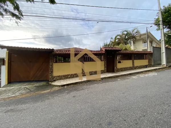 VENDA CASA ALTO PADRÃO NO BAIRRO SUÍÇO - ACEITA FINANCIAMENTO