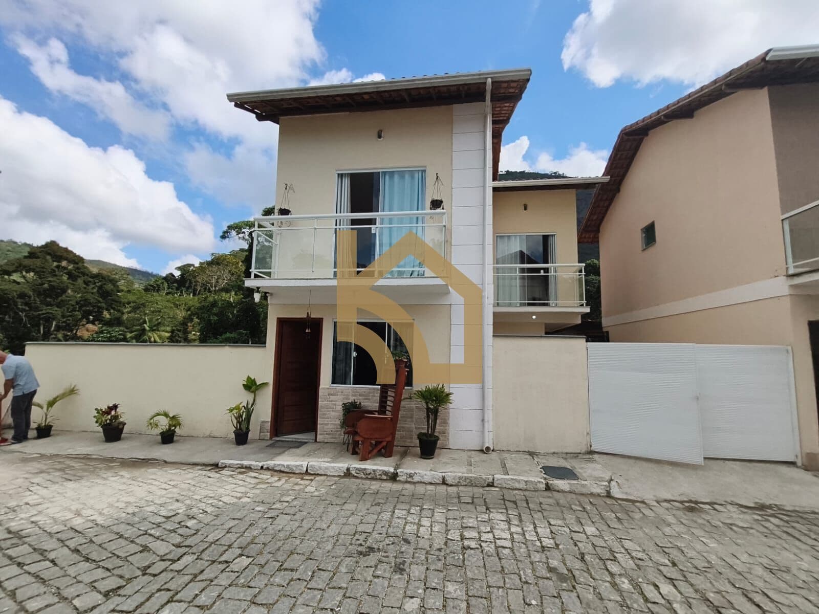 VENDA CASA NA PARADA FOLLY EM NOVA FRIBURGO COM 110M2