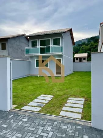 VENDA CASA COM EXCELENTE QUINTAL NO AMPARO EM FASE DE OBRAS- ACEITA FINANCIAMENTO