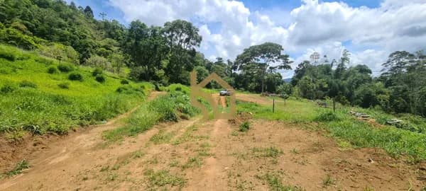 TERRENO DE 450M2 EM AMPARO - PARADA FROSSARD