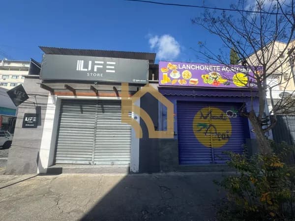 VENDA DE ESPACO COMERCIAL COM DUAS LOJAS, SALA E ÁREA EXTERNA - CENTRO DE NOVA FRIBURGO