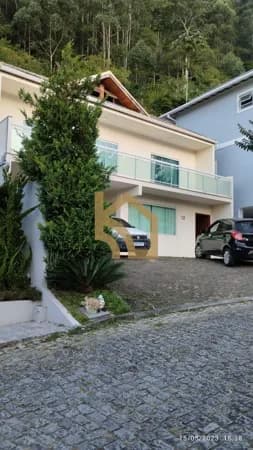VENDA DE EXCELENTE CASA EM CONDOMÍNIO FECHADO - CASCATINHA