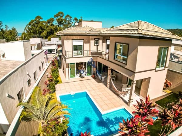 Casa em Condomínio pronto para morar