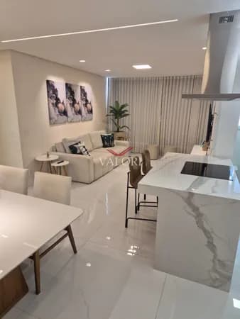 Apartamento de Alto Padrão 2 Quartos Sendo 1 Suíte na Quadra do Mar