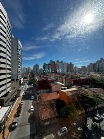 Apartamento com 2 quartos na Praia de Itapuã próximo ao mar.