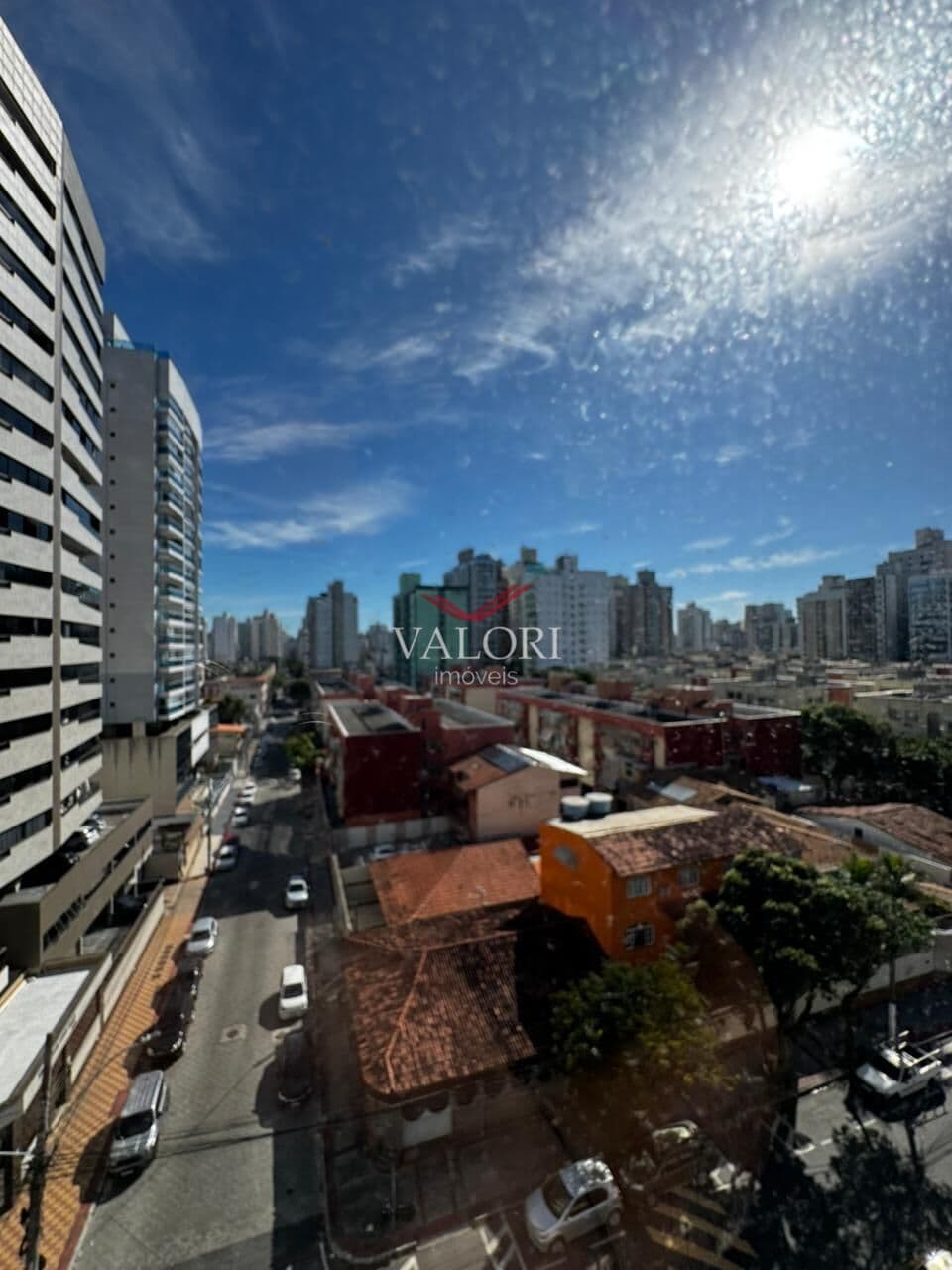 Apartamento com 2 quartos na Praia de Itapuã próximo ao mar.