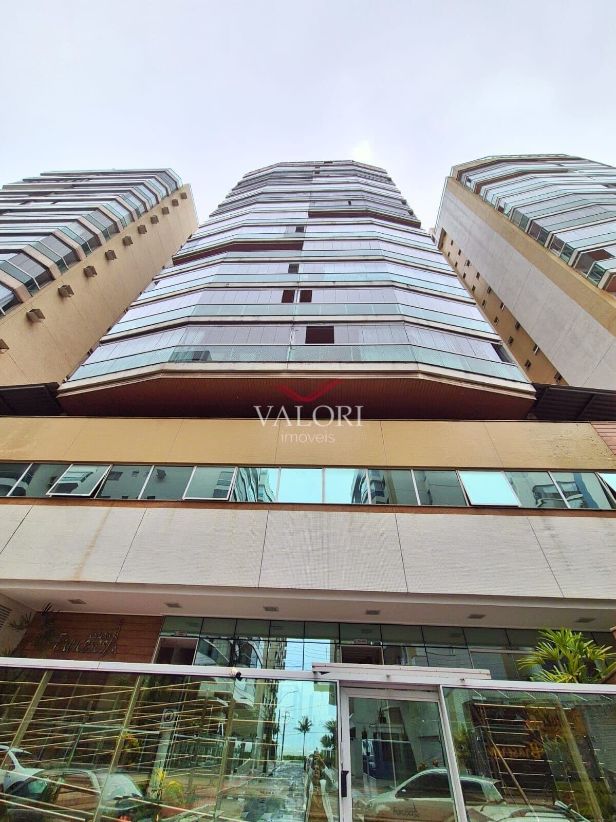 Apartamento na Praia de Beverly Hills em Itapuã