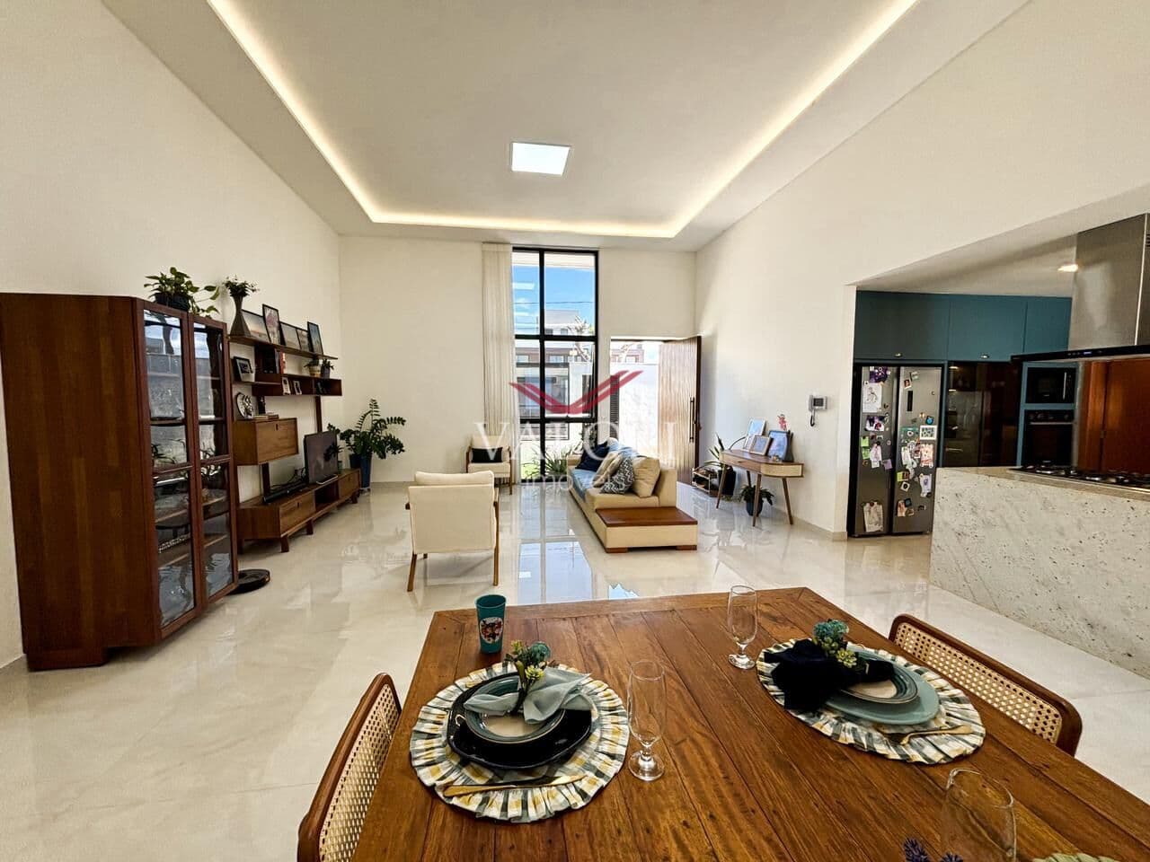 Casa em Interlagos, 3 quartos, área gourmet com piscina.