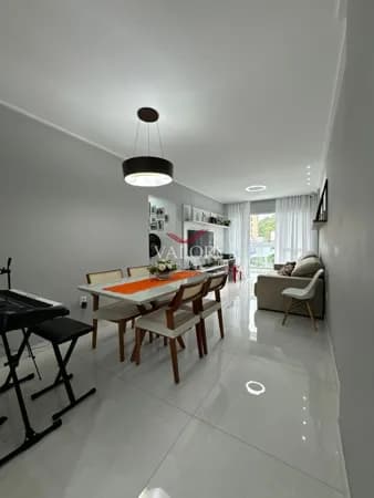 02 quartos com suite Praia da Costa