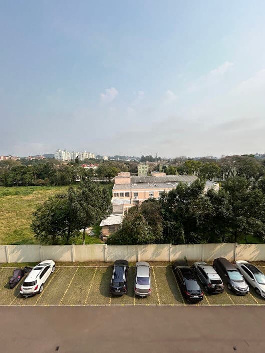 Gostaria de um apartamento pronto para morar, em um condomínio com infra estrutura completa? Conheça o Barra Garden. A vista deste apartamento é diferenciada!! Contemple o por do sol!