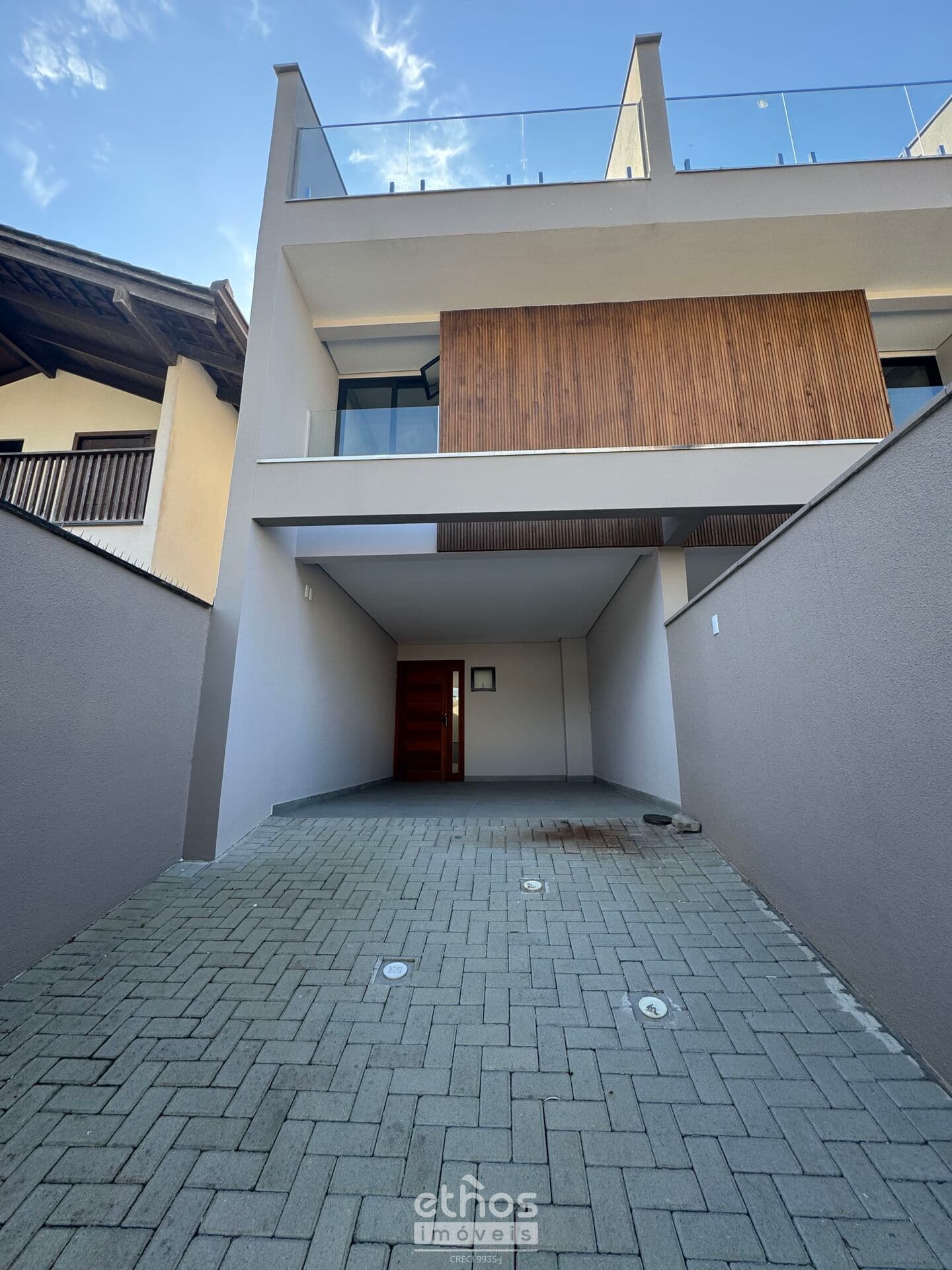 Casa Geminada Triplex em Bom Retiro, Joinville/SC