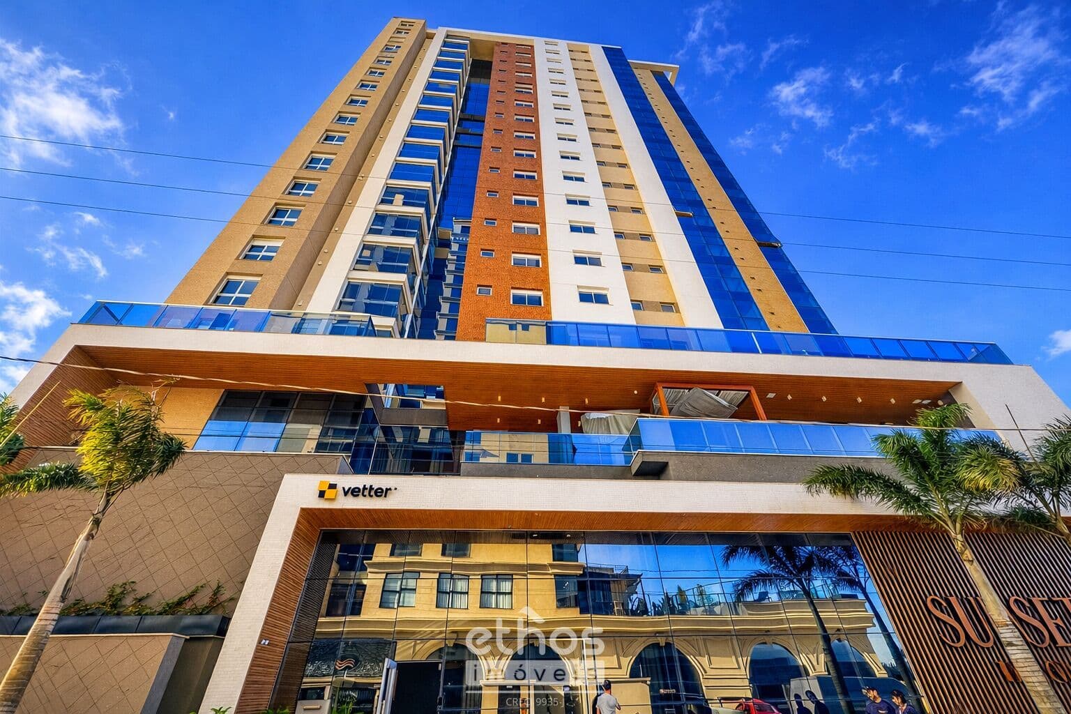Apartamento Frente Mar com 3 Suítes no Sunset Tower em Balneário Piçarras