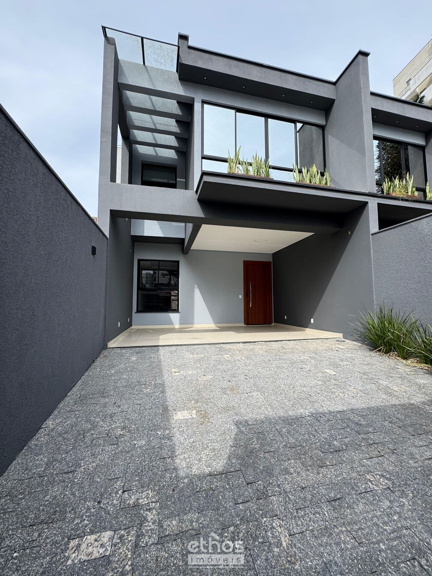 Duplex de alto padrão no América – 4 dormitórios, 208 m² privativos