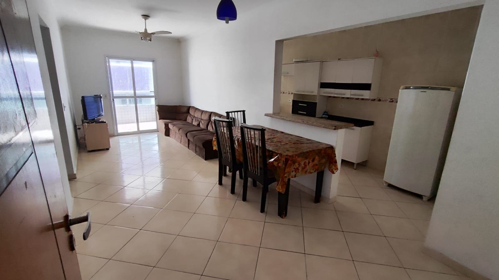 Apartamento 2 dormitorios, 1 suite, 1 vaga, 85m² - Maracanã, Praia Grande-SP