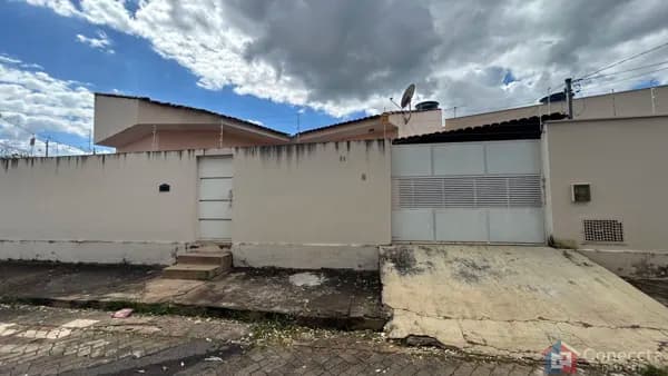 Casa para Alugar no Bairro Nossa Senhora das Graças em Patos de Minas/MG