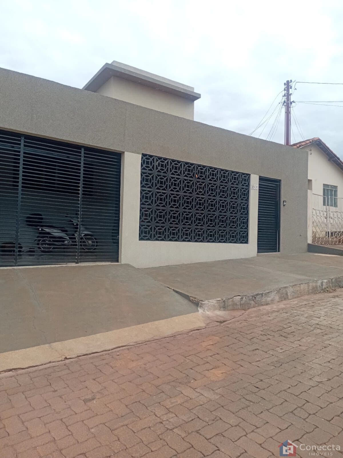 Casa à Venda no Novo Horizonte em Patos de Minas – 3 Quartos, Suíte e 121m²