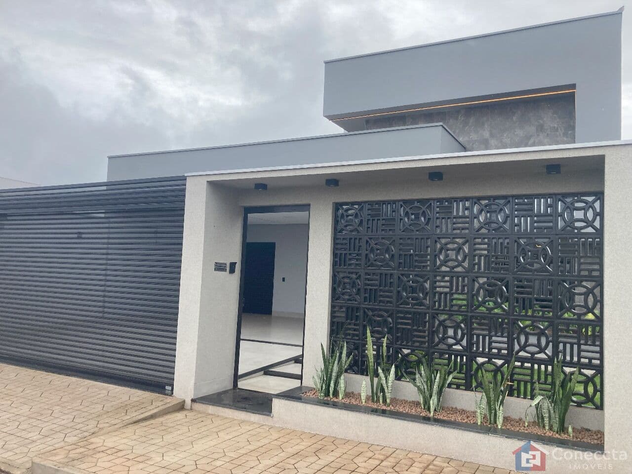 Casa Moderna à Venda com 3 Quartos (1 Suíte) e Área Gourmet – 300m² no Bairro Tranquilo de Patos de Minas/MG