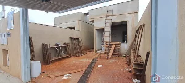 Casa com 2 Vagas de Garagem em Rua Tranquila no Bairro Sorriso – Patos de Minas
