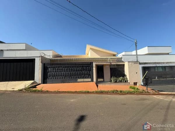 Casa à Venda no Bairro Boa Vista – 3 Quartos, 2 Suítes, Piscina e Área Gourmet