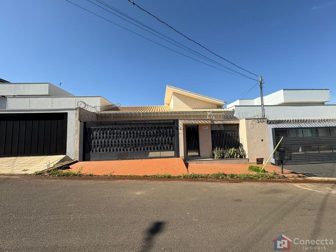 Casa à Venda no Bairro Boa Vista – 3 Quartos, 2 Suítes, Piscina e Área Gourmet