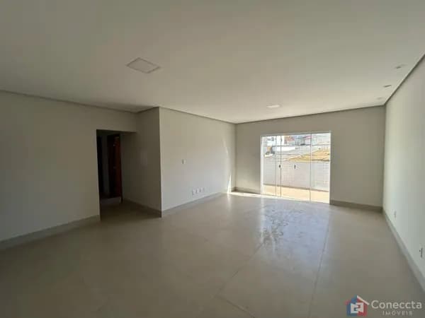 Apartamento à Venda na Av. Padre Almir, Bairro Sobradinho - 3 Dormitórios, Suíte e 140m² de Área Externa